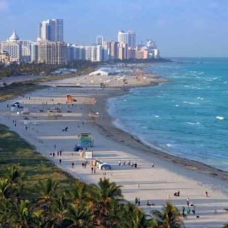 Apartment Right On The Beach! Miami Beach Bagian luar foto