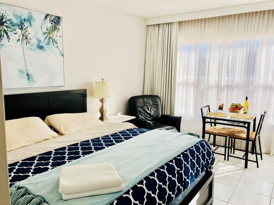 Apartment Right On The Beach! Miami Beach Bagian luar foto