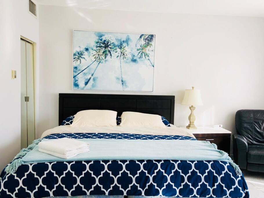 Apartment Right On The Beach! Miami Beach Bagian luar foto